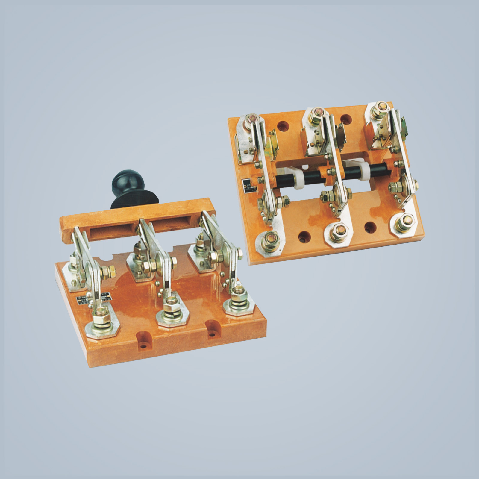 HD/HS系列開啟式刀開關(guān)及刀形轉(zhuǎn)換開關(guān)